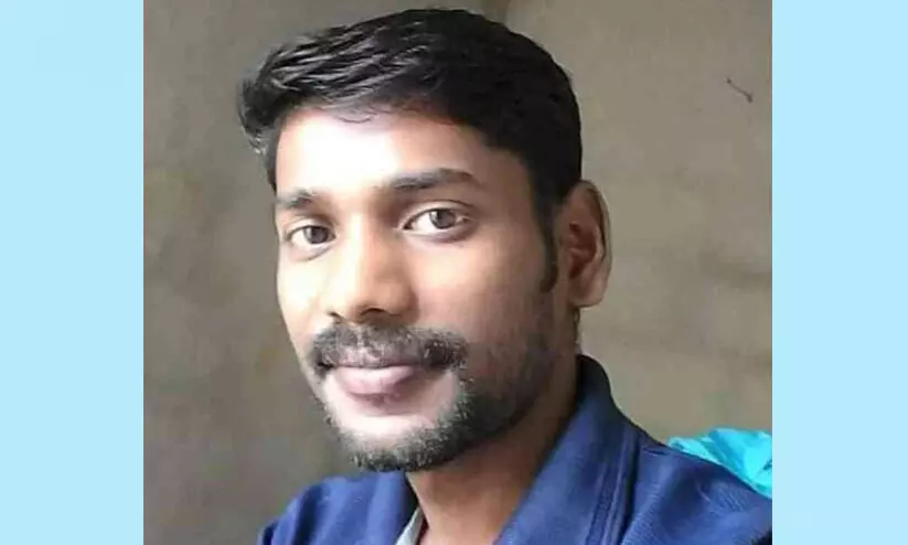 കെ.എസ്.ആർ.ടി.സി ബസ്സും ഇരുചക്രവാഹനവും കൂട്ടിയിടിച്ച് യുവാവ് മരിച്ചു കെ.എസ്.ആർ.ടി.സി ബസ്സും ഇരുചക്രവാഹനവും കൂട്ടിയിടിച്ച് യുവാവ് മരിച്ചു