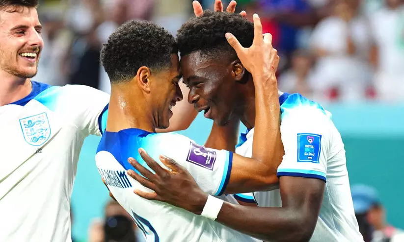 ഗോളിൽ ആറാടി ഇംഗ്ലണ്ട്; ഇറാനെ 6-2ന് തകർത്ത് ഇംഗ്ലീഷ് പടയോട്ടം ഗോളിൽ ആറാടി ഇംഗ്ലണ്ട്; ഇറാനെ 6-2ന് തകർത്ത് ഇംഗ്ലീഷ് പടയോട്ടം