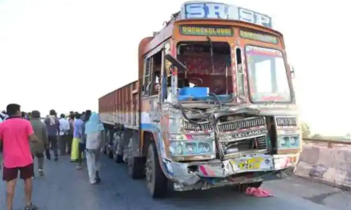 ഘോഷയാത്ര കാണാൻ എത്തിയവർക്കിടയിലേക്ക് ട്രക്ക് ഇടിച്ച് കയറി; സ്ത്രീകളും കുട്ടികളുമടക്കം 12 മരണം