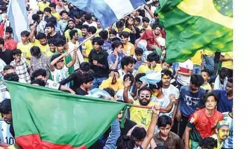 ലോ​ക​ക​പ്പി​നെ വ​ര​വേ​റ്റ് അ​രീ​ക്കോ​ട് ന​ട​ന്ന ആ​ഘോ​ഷം