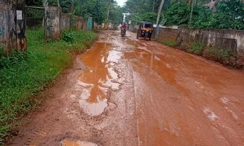 കോട്ടമുകള്‍ -പാല്‍ക്കുന്ന് റോഡ്: കുണ്ടും കുഴിയും ചളിയും