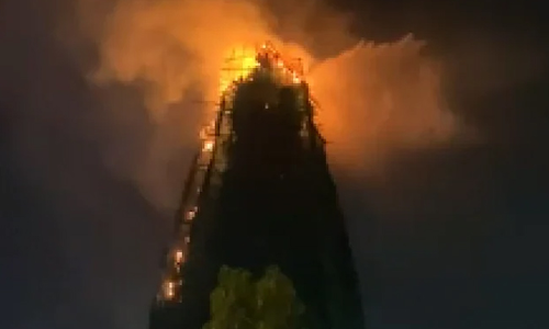 ക്ഷേത്രഗോപുരത്തിൽ വൻ തീപിടിത്തം temple tower Fire