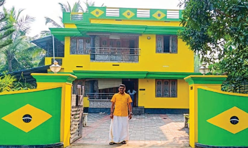 ആരാധകർക്ക് ആവേശമായി സി.പി. രാജന്‍റെ ബ്രസീൽ വീട്