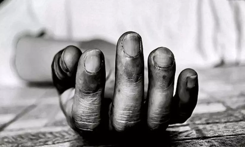 പാലക്കാട് അമ്മയെ ക​ഴുത്തറുത്ത് കൊലപ്പെടുത്തി മകൻ ജീവനൊടുക്കി