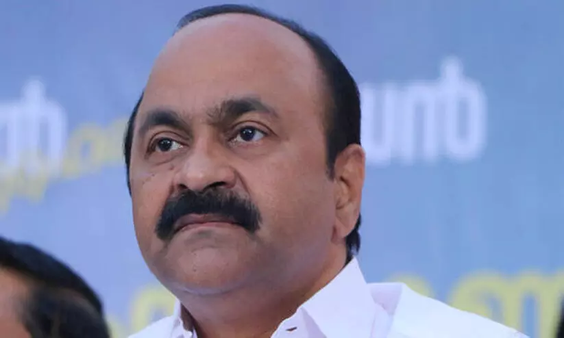 പ്രതിയാവേണ്ട ആനാവൂര്‍ നാഗപ്പന്‍ പാര്‍ട്ടിക്ക് വേണ്ടി കേസ് അന്വേഷിക്കുകയാണ് -വി.ഡി സതീശൻ