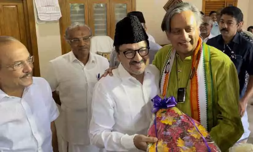 പാർട്ടിയിൽ ഒന്നിച്ച് പോകാനാണ് ആഗ്രഹം -ശശി തരൂർ പാർട്ടിയിൽ ഒന്നിച്ച് പോകാനാണ് ആഗ്രഹം -ശശി തരൂർ