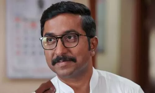 vineeth sreenivasans Movie mukundan unni associates To Tamil