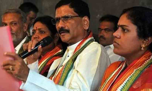 അമിത് ഷായെ കണ്ട കോൺഗ്രസ് നേതാവ് പാർട്ടി വിട്ടു