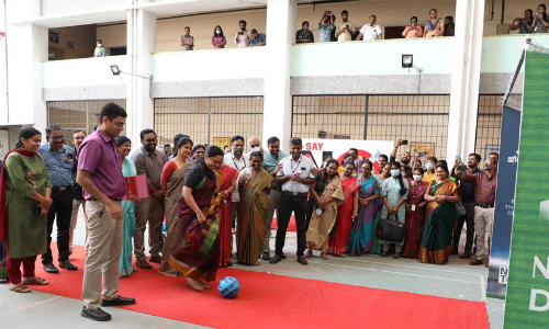 ലഹരിക്കെതിരെ ഗോളടിച്ച് ആരോഗ്യവകുപ്പ്; മന്ത്രി വീണാ ജോര്‍ജ് ആദ്യ ഗോളടിച്ചു