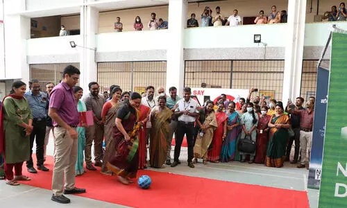 ലഹരിക്കെതിരെ ഗോളടിച്ച് ആരോഗ്യവകുപ്പ്; മന്ത്രി വീണാ ജോര്‍ജ് ആദ്യ ഗോളടിച്ചു