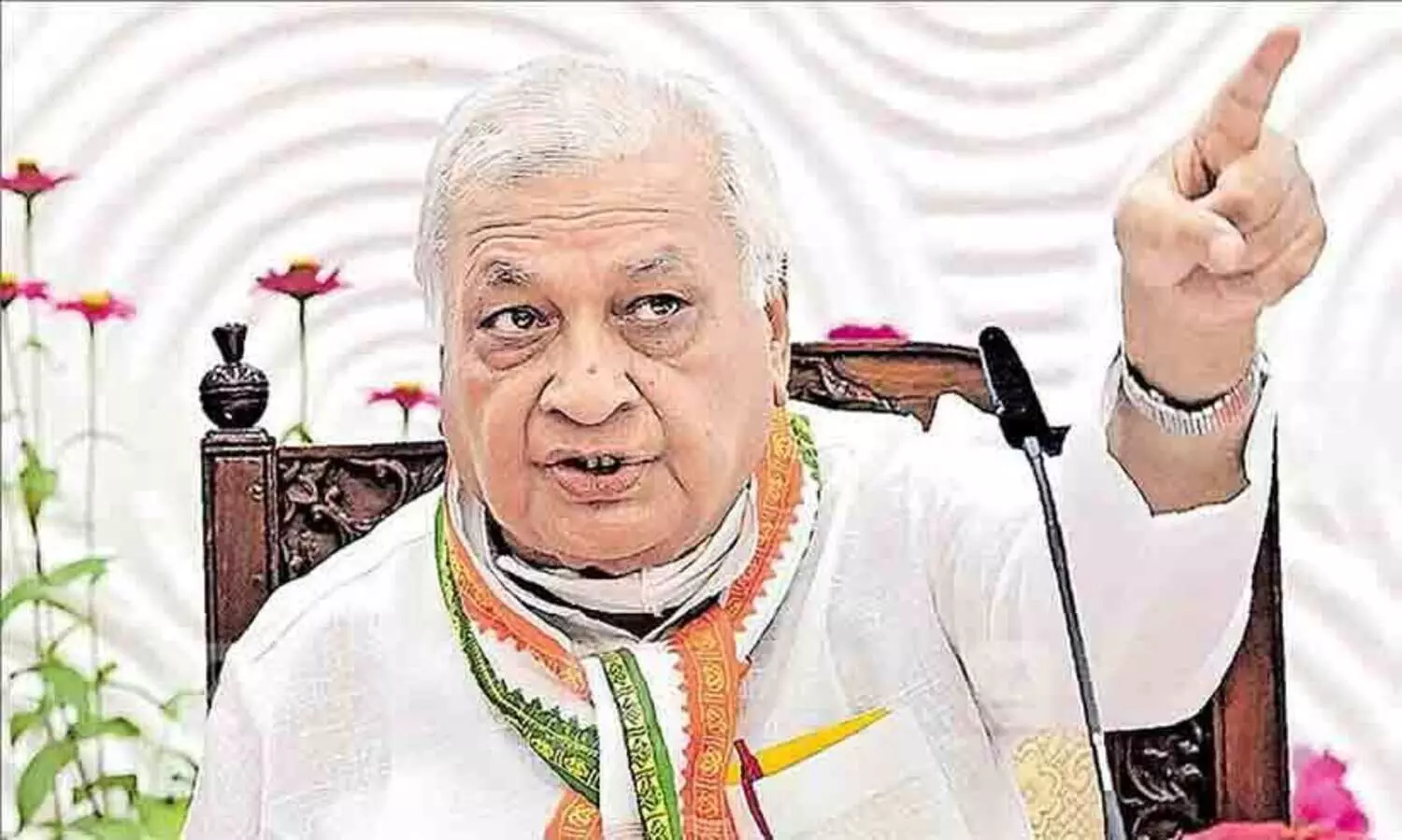 ഗവർണറെ ചാൻസലർ സ്ഥാനത്ത് നിന്ന് മാറ്റാനുള്ള ബിൽ അവതരിപ്പിച്ചു; ലോക്കല്‍ കമ്മിറ്റി സെക്രട്ടറിയെ പോലും ചാന്‍സലറാക്കാമെന്ന് പ്രതിപക്ഷം