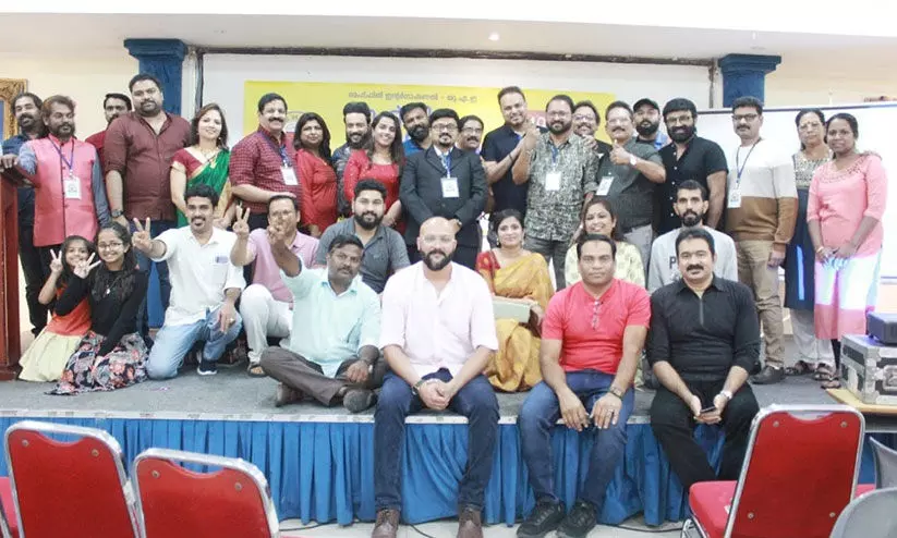 മെ​ഹ്​​ഫി​ൽ ക​ലാ​സം​ഗ​മം