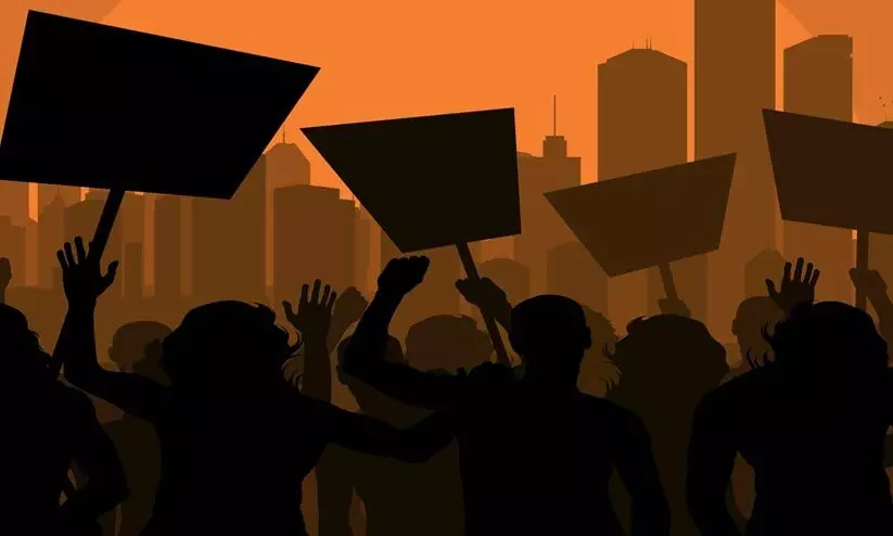 തൊഴിൽനഷ്ട ഭീഷണി; ആധാരമെഴുത്തുകാർ പ്രക്ഷോഭത്തിന് തൊഴിൽനഷ്ട ഭീഷണി; ആധാരമെഴുത്തുകാർ പ്രക്ഷോഭത്തിന്