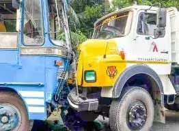 ബസും ടിപ്പറും കൂട്ടിയിടിച്ച് നിരവധി പേർക്ക് പരിക്ക്