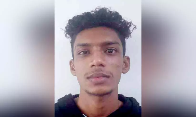 ടെമ്പോ ട്രാവലർ തട്ടിക്കൊണ്ടുപോയ പ്രതി അറസ്റ്റിൽ ടെമ്പോ ട്രാവലർ തട്ടിക്കൊണ്ടുപോയ പ്രതി അറസ്റ്റിൽ