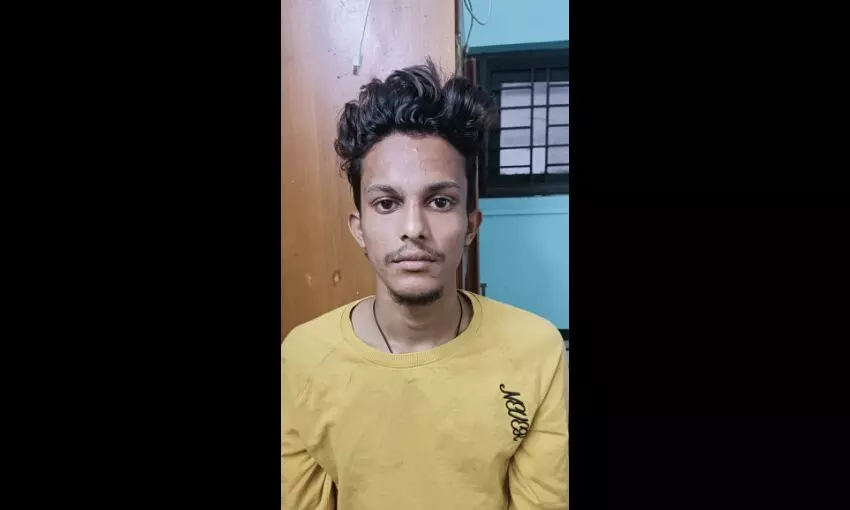 മോഷണങ്ങൾക്കും ലഹരിക്കും വേണ്ടി റോബറി ഗ്രൂപ്പ്; മോഷ്ടിച്ച വാഹനവുമായി യുവാവ് പിടിയിൽ മോഷണങ്ങൾക്കും ലഹരിക്കും വേണ്ടി റോബറി ഗ്രൂപ്പ്; മോഷ്ടിച്ച വാഹനവുമായി യുവാവ് പിടിയിൽ