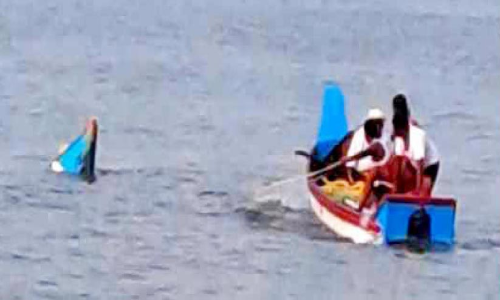 കടലിൽ വഞ്ചി മറിഞ്ഞു കടലിൽ വഞ്ചി മറിഞ്ഞു