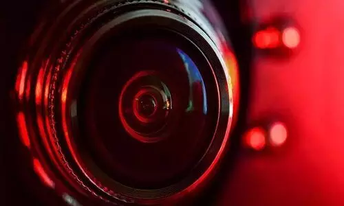 മൊബൈലിൽ 2000 പെൺകുട്ടികളുടെ സ്വകാര്യ ദൃശ്യങ്ങൾ; കോളജ് കുളിമുറിയിൽ ഒളി കാമറ വെക്കാൻ ശ്രമിച്ചയാൾ പിടിയിൽ