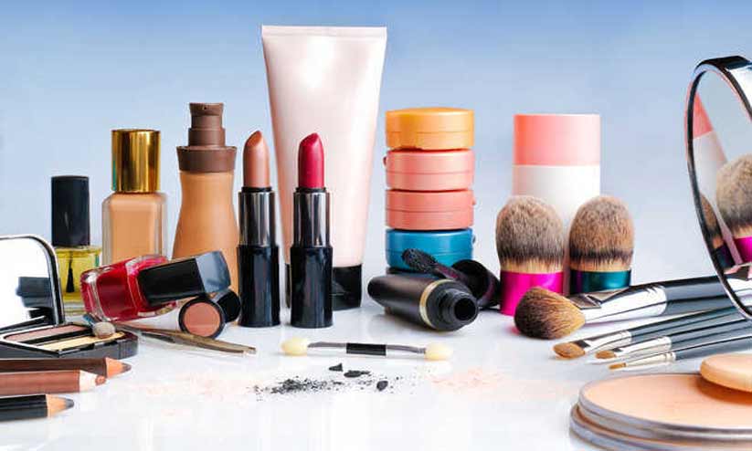 നിരോധിത സൗന്ദര്യ വർധക ഉൽപങ്ങൾ പിടിച്ചെടുത്തു നിരോധിത സൗന്ദര്യ വർധക ഉൽപങ്ങൾ പിടിച്ചെടുത്തു