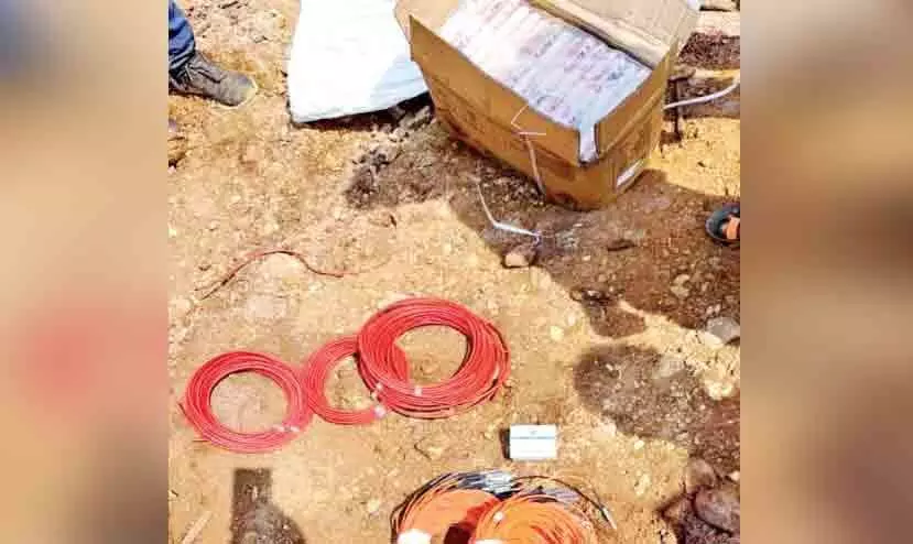 അനധികൃത ക്വാറിയിൽ സ്ഫോടകവസ്തുക്കൾ;  നാലുപേർ പിടിയിൽ