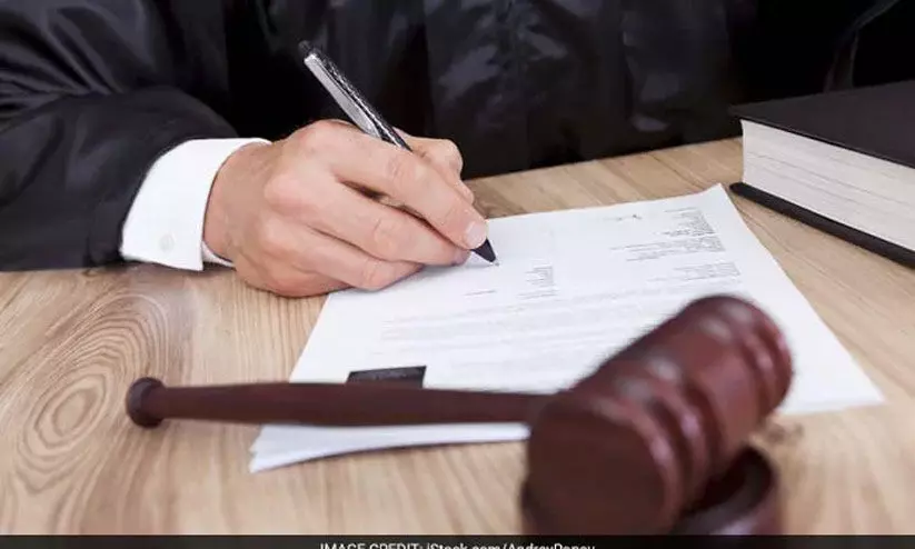 ദേവികുളത്ത് ഫാസ്റ്റ് ട്രാക്ക് സ്പെഷല് പോക്സോ കോടതി ദേവികുളത്ത് ഫാസ്റ്റ് ട്രാക്ക് സ്പെഷല് പോക്സോ കോടതി