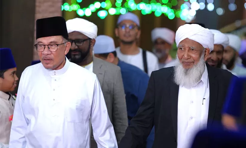 മലേഷ്യൻ പ്രധാനമന്ത്രിയെ അഭിനന്ദിച്ച് കാന്തപുരം മലേഷ്യൻ പ്രധാനമന്ത്രിയെ അഭിനന്ദിച്ച് കാന്തപുരം