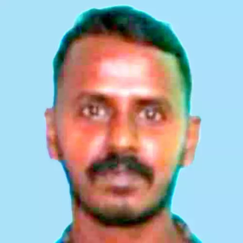 ചു​മ​ട്ടു​തൊ​ഴി​ലാ​ളി ജോ​ലി​ക്കി​ടെ കു​ഴ​ഞ്ഞു​വീ​ണ് മ​രി​ച്ചു