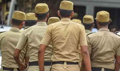 വ്യാപാരിയിൽനിന്ന് അഞ്ചുലക്ഷം തട്ടി; പൊലീസുകാർക്കെതിരെ കേസ്