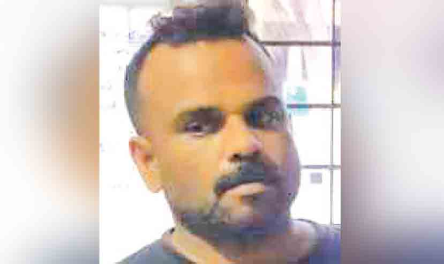 വിൽപനക്കായി സൂക്ഷിച്ച വിദേശമദ്യവുമായി പയ്യനാട് സ്വദേശി പിടിയിൽ