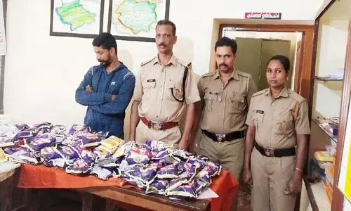 1500 പാക്കറ്റ് പുകയില ഉൽപന്നങ്ങൾ പിടികൂടി 1500 പാക്കറ്റ് പുകയില ഉൽപന്നങ്ങൾ പിടികൂടി