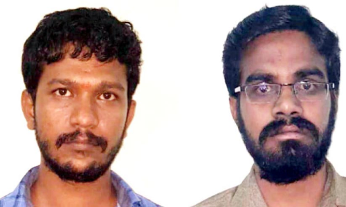 ചാത്തന്നൂരിലും പാരിപ്പള്ളിയിലും വന് മോഷണം; പത്തര പവന് സ്വര്ണവും മൂന്ന് ലക്ഷവും കവര്ന്നു ചാത്തന്നൂരിലും പാരിപ്പള്ളിയിലും വന് മോഷണം; പത്തര പവന് സ്വര്ണവും മൂന്ന് ലക്ഷവും കവര്ന്നു