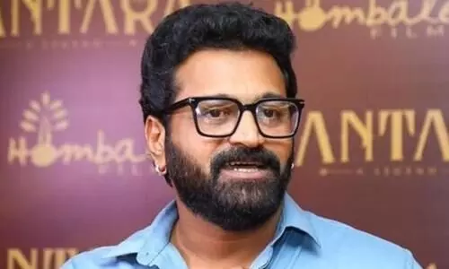 Kantara Fame Rishab  Shetty Trolled Rashmika Mandanas  Contraversal Finger Action