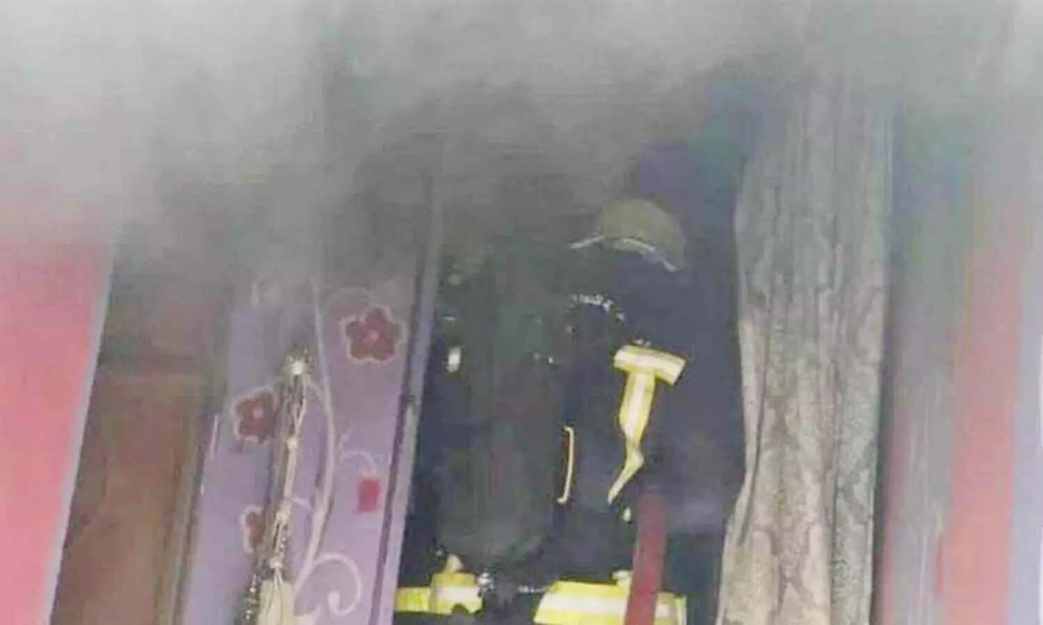 റുസ്താഖിൽ കടയിൽ തീപിടിത്തം