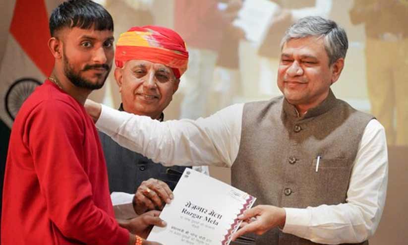 India generates 15-16 lakh jobs/month, says Union minister citing EPFO data India generates 15-16 lakh jobs/month, says Union minister citing EPFO data