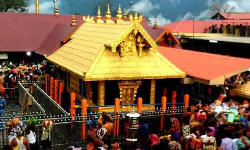 ശബരിമല: ജീവനക്കാർ കുറവ്; താളംതെറ്റി ഭണ്ഡാരത്തിന്റെ പ്രവർത്തനം ശബരിമല: ജീവനക്കാർ കുറവ്; താളംതെറ്റി ഭണ്ഡാരത്തിന്റെ പ്രവർത്തനം