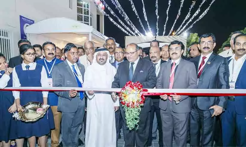 ഉല്ലാസ നഗരിയായി ഇന്ത്യൻ സ്കൂൾ ഗ്രൗണ്ട്; മെഗാ ഫെയറിനും ഫുഡ് ഫെസ്റ്റിവലിനും വൻ ജനത്തിരക്ക് ഉല്ലാസ നഗരിയായി ഇന്ത്യൻ സ്കൂൾ ഗ്രൗണ്ട്; മെഗാ ഫെയറിനും ഫുഡ് ഫെസ്റ്റിവലിനും വൻ ജനത്തിരക്ക്