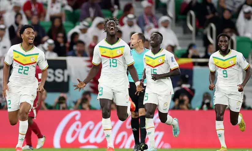 ഖൽബ് തകർന്ന് ഖത്തർ; സെനഗാളിനോട് തോറ്റ് (3-1) ആതിഥേയർ പുറത്തേക്ക് ഖൽബ് തകർന്ന് ഖത്തർ; സെനഗാളിനോട് തോറ്റ് (3-1) ആതിഥേയർ പുറത്തേക്ക്