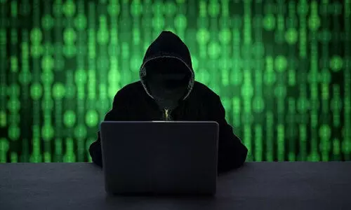 പ്രവാസികളെ ഞെട്ടിച്ച് പുതിയ തട്ടിപ്പ് ; അബ്ശിർഅക്കൗണ്ട് ഹാക്ക് ചെയ്ത് ലോൺ എടുക്കും, വിവരമറിയുന്നത് കേസാകുമ്പോൾ പ്രവാസികളെ ഞെട്ടിച്ച് പുതിയ തട്ടിപ്പ് ; അബ്ശിർഅക്കൗണ്ട് ഹാക്ക് ചെയ്ത് ലോൺ എടുക്കും, വിവരമറിയുന്നത് കേസാകുമ്പോൾ