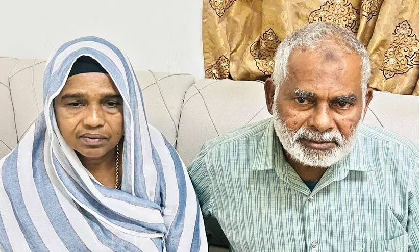 കണ്ണീരുണങ്ങാതെ ഈ ഉമ്മ ചോദിക്കുന്നു; ഞങ്ങളെ തനിച്ചാക്കിയതെന്തിന് ? കണ്ണീരുണങ്ങാതെ ഈ ഉമ്മ ചോദിക്കുന്നു; ഞങ്ങളെ തനിച്ചാക്കിയതെന്തിന് ?