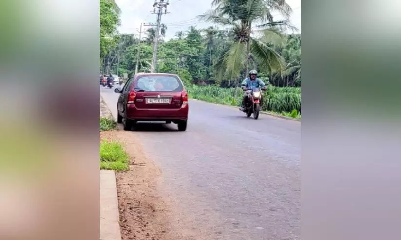 സി.ഡബ്യൂ.ആർ.ഡി.എം–വരിയട്ട്യാക്കിൽ–താമരശ്ശേരി റോഡ്