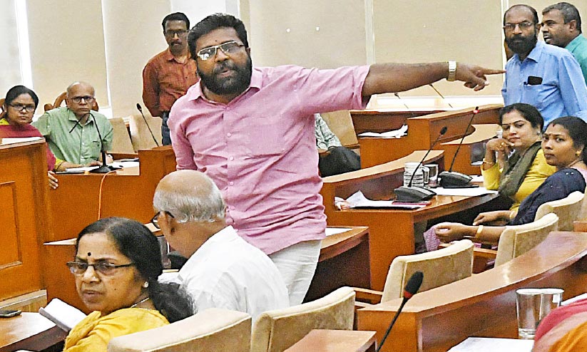 കൗൺസിലിലും കോതി പ്ലാന്റ് പ്രതിപക്ഷ ബഹിഷ്കരണം കൗൺസിലിലും കോതി പ്ലാന്റ് പ്രതിപക്ഷ ബഹിഷ്കരണം