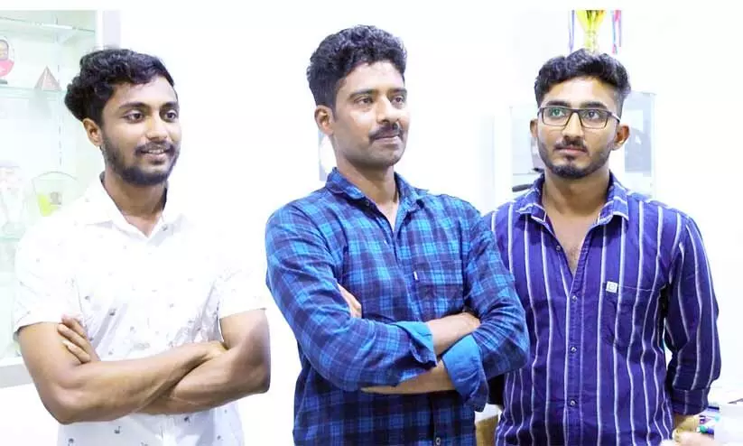 മർദനമേറ്റ മലയാളികൾ നാട്ടിലെത്തി മർദനമേറ്റ മലയാളികൾ നാട്ടിലെത്തി