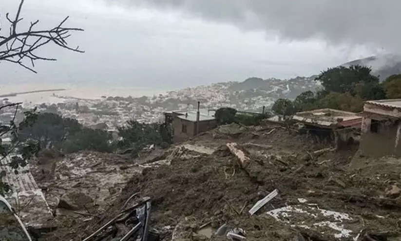 massive landslide in Italian holiday island, 8 die