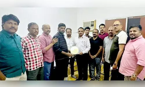 നാസർ എടക്കണ്ടിക്ക് ‘റിവ’യാത്രയയപ്പ്