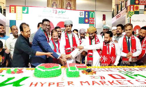 സ​ലാ​ല ലു​ലു​വി​ൽ ദേ​ശീ​യ​ദി​നാ​ഘോ​ഷം