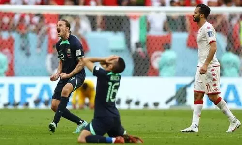 Australia boost qualification chances with Australia boost qualification chances with