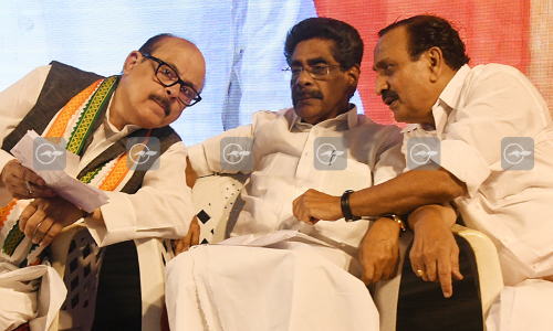 MK Raghavan, Tariq Anwar