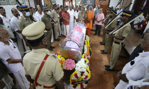 മഞ്ഞസൂര്യന്‍റെ കഥാകാരന് തൃശൂരിൽ അന്ത്യവിശ്രമം