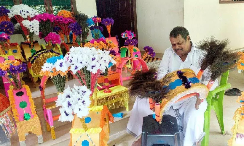 അഭിഷേക കാവടി ഒരുക്കത്തിൽ മൂന്നു പതിറ്റാണ്ട് പിന്നിട്ട് അരവിന്ദാക്ഷന്‍