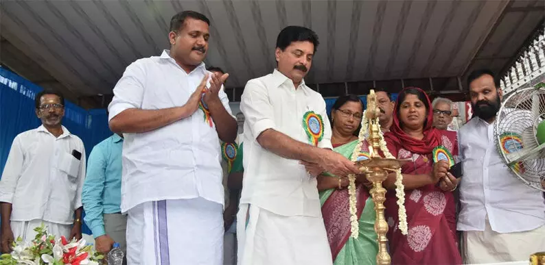 സംസ്ഥാനത്തെ എല്ലാ വീടുകളിലും കുടിവെള്ളം ഉറപ്പാക്കുമെന്ന് റോഷി അഗസ്റ്റിൻ സംസ്ഥാനത്തെ എല്ലാ വീടുകളിലും കുടിവെള്ളം ഉറപ്പാക്കുമെന്ന് റോഷി അഗസ്റ്റിൻ